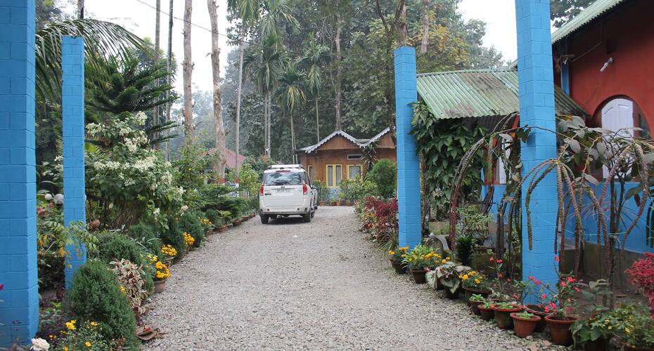 Akarshan Bono Bunglow, Lataguri 5